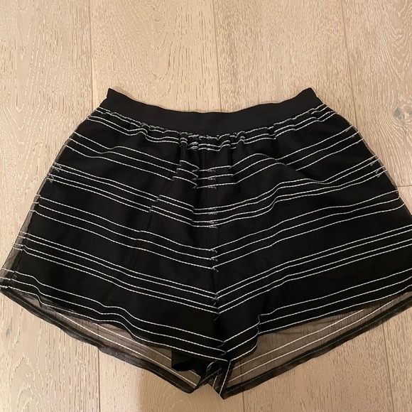 BCBGeneration high waisted black shorts - Picture 2 of 4